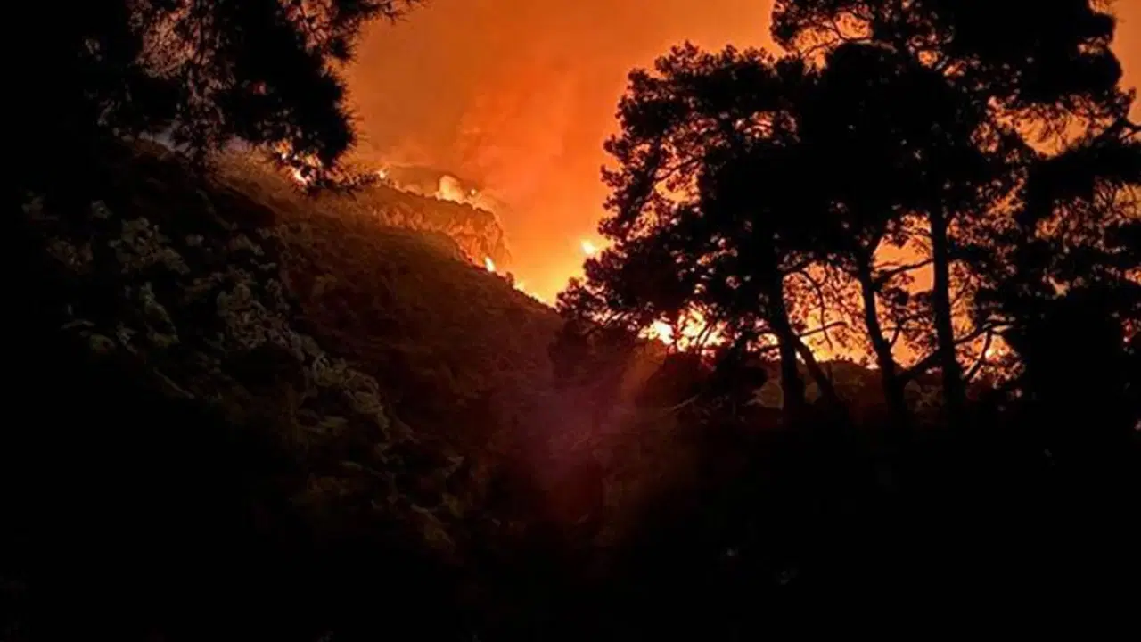 Antalya kastaki orman yangini 2 gununde mudahale suruyor TNy9VIlW